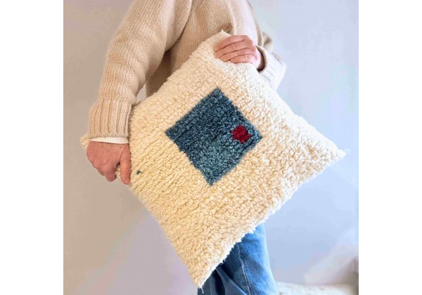 Woven Woolen Cushion "Poffy 1"