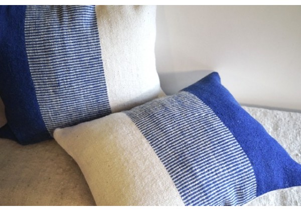 Woven Woolen Cushion 'Mavi'