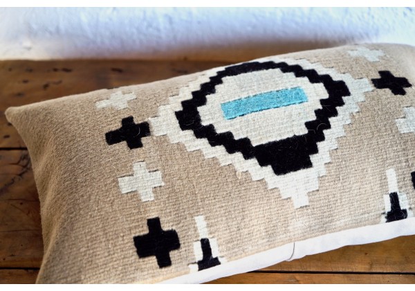 El Dokuma Yün Kırlent 'Göz'