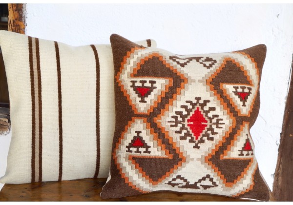 El Dokuma Yün Kırlent 'kahve çizgi' kare